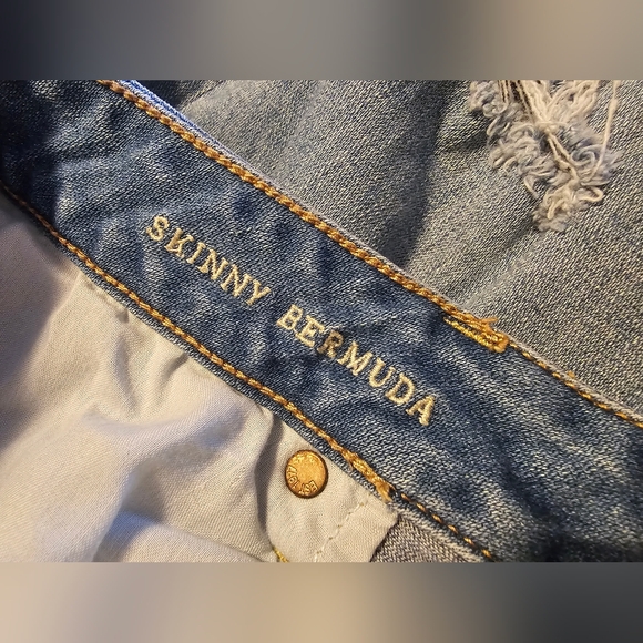 American Eagle Skinny Bermuda Denim Shorts - Size 16 - Picture 2 of 6